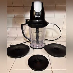 Ninja QB1004 BlenderFood Processor 48oz Pitcher Blade Lid & 2 Other Lids